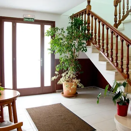 Konukevi Hostal Cala Ratjada