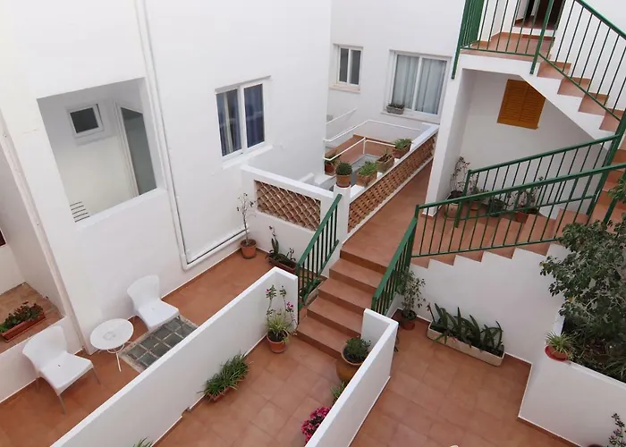 Hostal Cala Ratjada בית הארחה