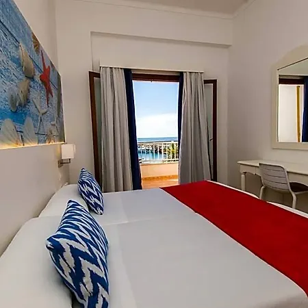 Hostal Cala Ratjada بيت ضيافة كالا راتخاذا