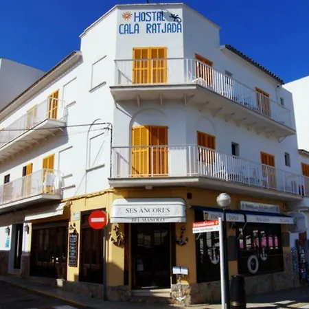 Hostal Cala Ratjada Гостевой дом *