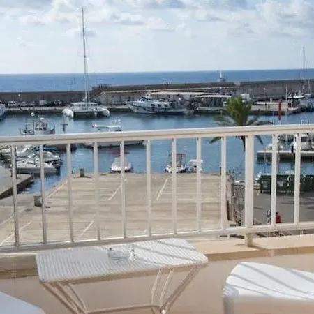 Hostal Cala Ratjada Кала-Ратхада
