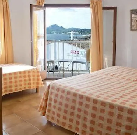 Hostal Cala Ratjada Гостьовий будинок Кала-Ратхада