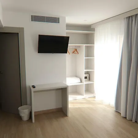 Гостьовий будинок Hostal Cala Ratjada *