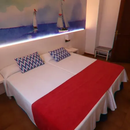 Гостьовий будинок Hostal Cala Ratjada Кала-Ратхада