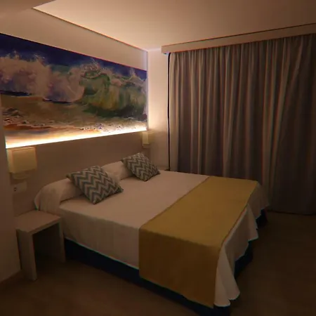 Hostal Cala Ratjada Гостьовий будинок Кала-Ратхада